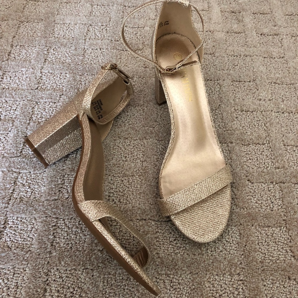 Womens heels, new size 8 1/2